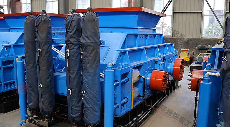 重型對輥破碎機(jī) 重型對輥破碎機(jī)